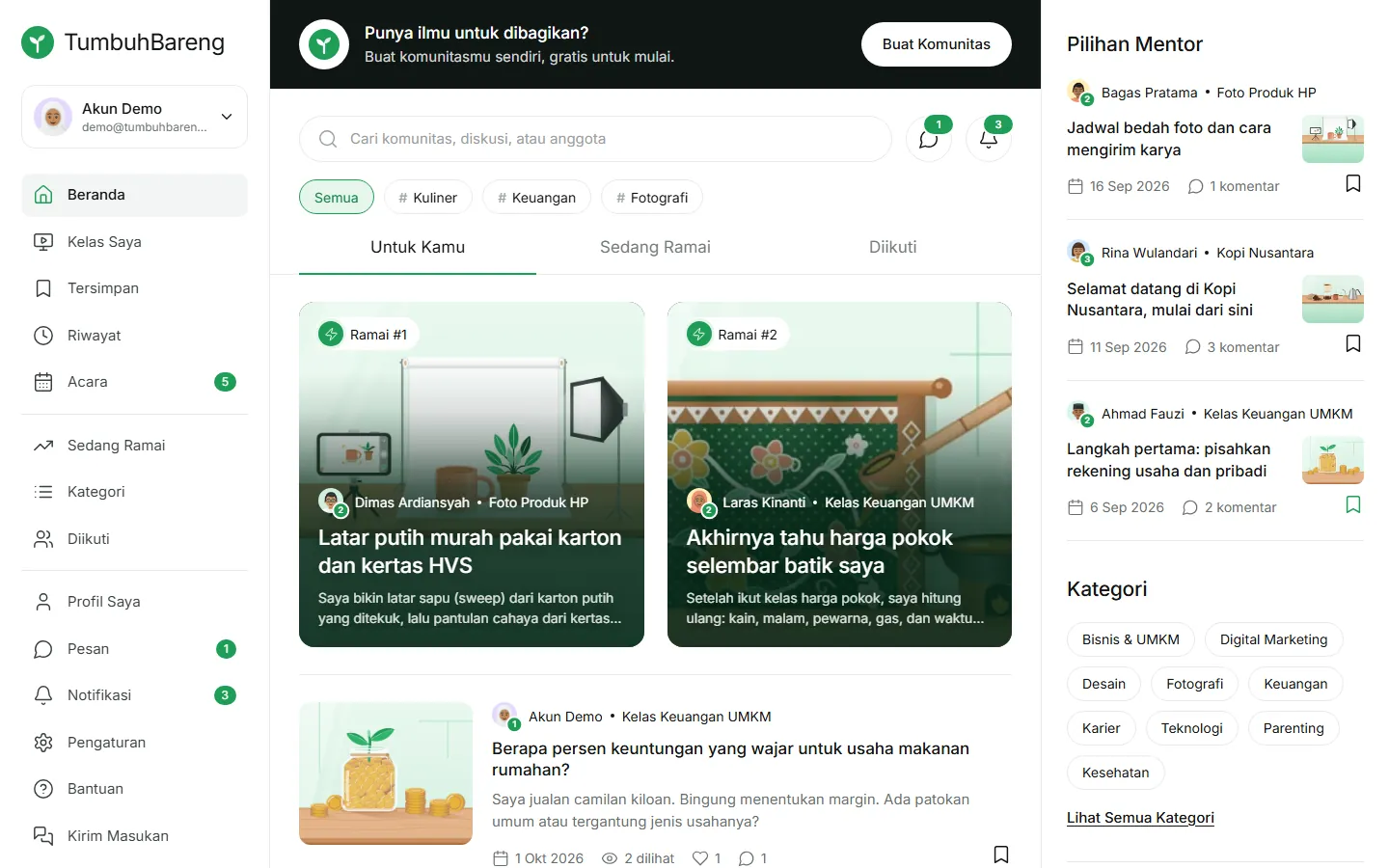 Tampilan beranda komunitas TumbuhBareng dengan feed diskusi, kategori, dan pilihan mentor